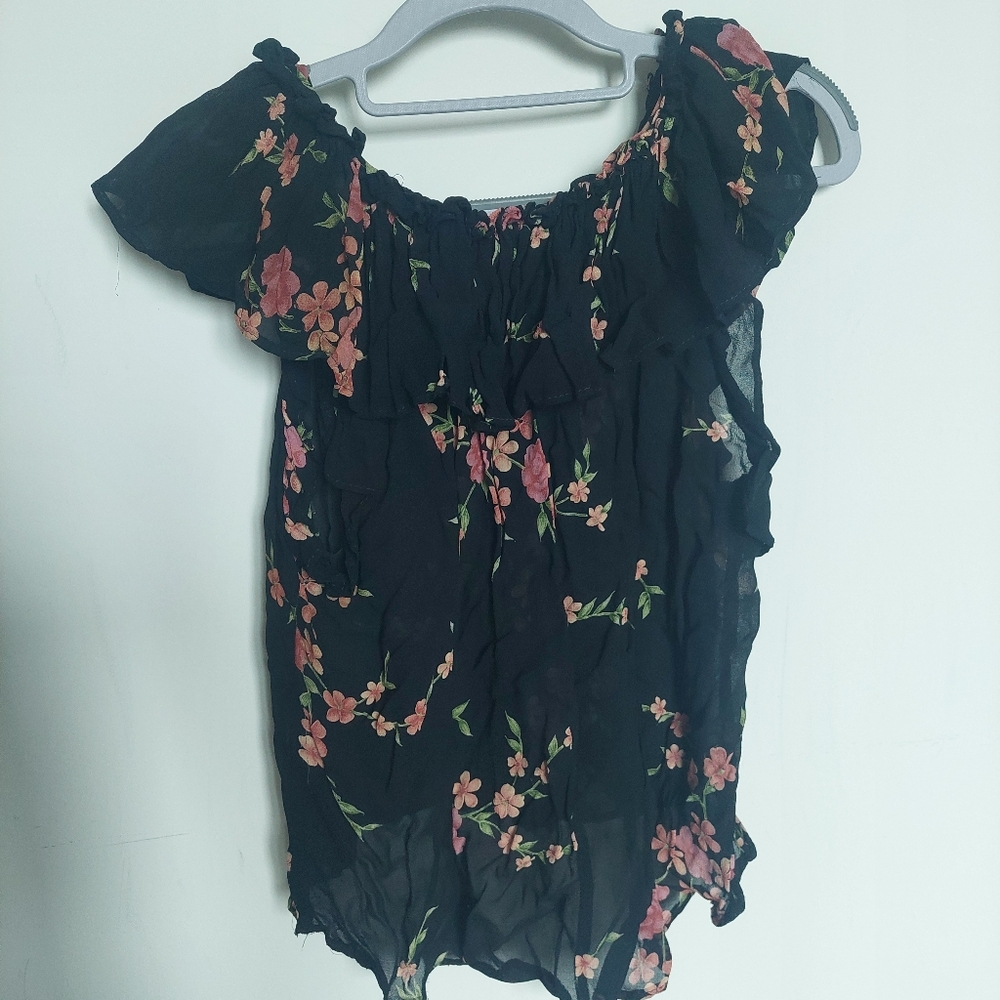 Feminine Boho Style Flowy Top Size Small - Picture 6 of 6